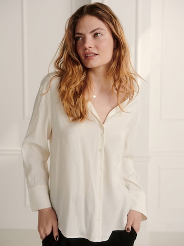 Guido Maria Kretschmer Women Blouse 'Theia' in White: front