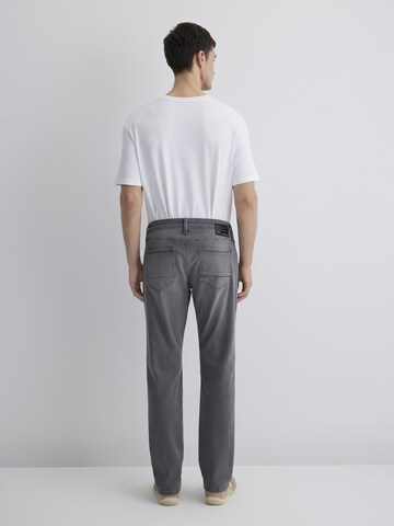 Mavi Regular Jeans 'Marcus' in Grau