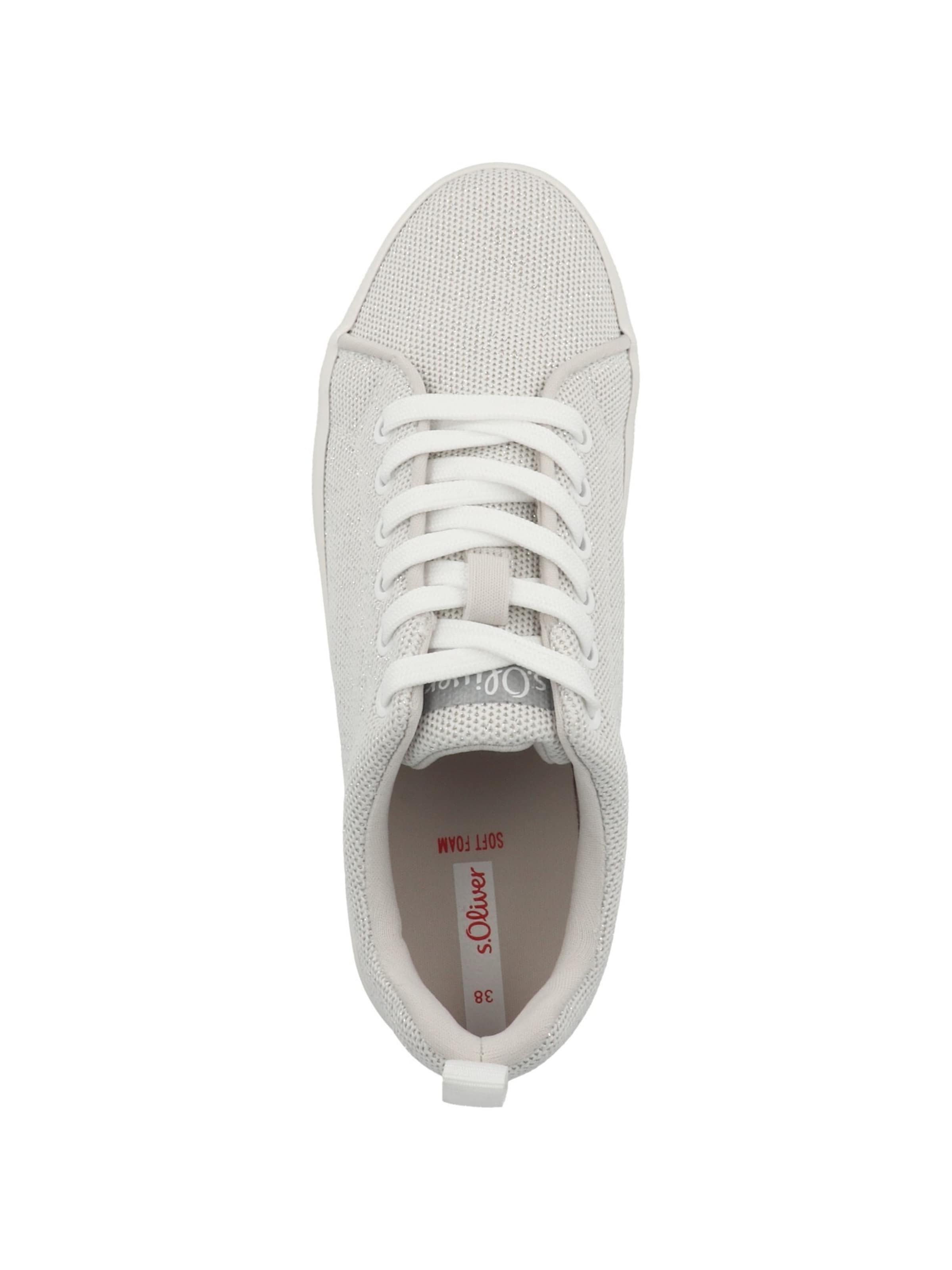 Baskets basses s.Oliver en blanc
