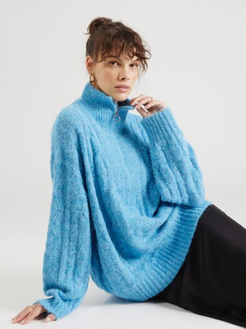 TOPSHOP Sweater in Blue: front