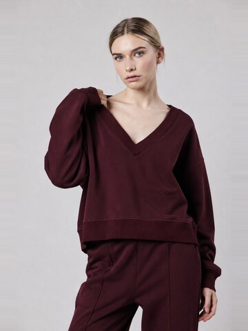 Sweat-shirt 'Felpa Scollo a V Loose Fit in Interlock Burgundy' OWN Off With Nature en rouge
