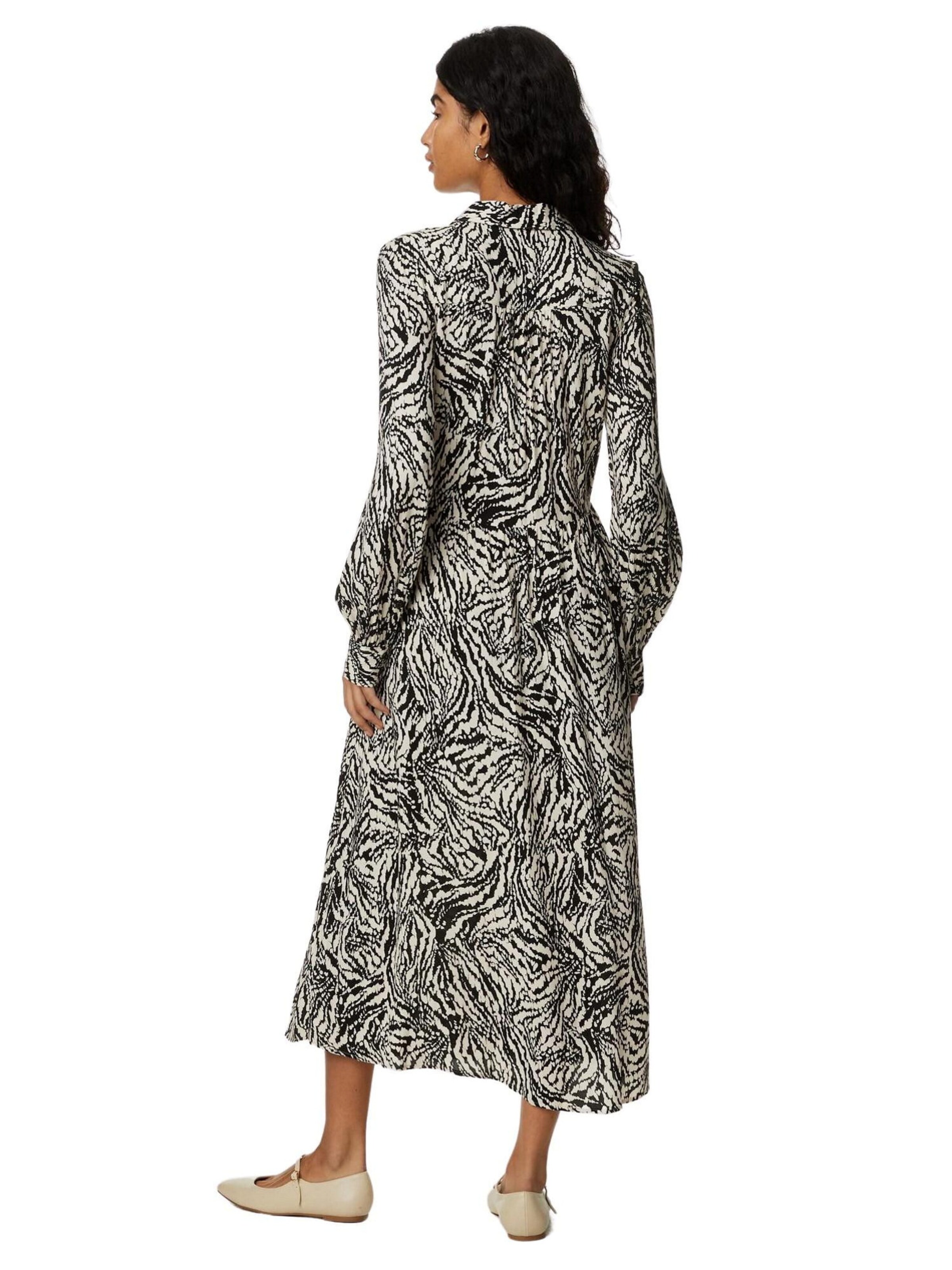 Robe Marks & Spencer en noir