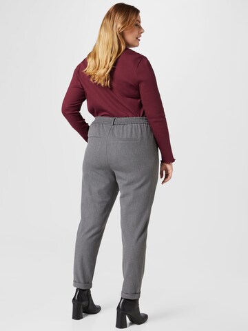 Vero Moda Curve Slimfit Hose 'Maya' in Grau