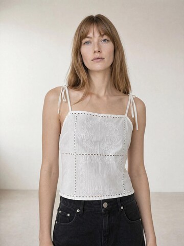 ARMIE Top 'The Apple Cropped Square Neck Top' in White