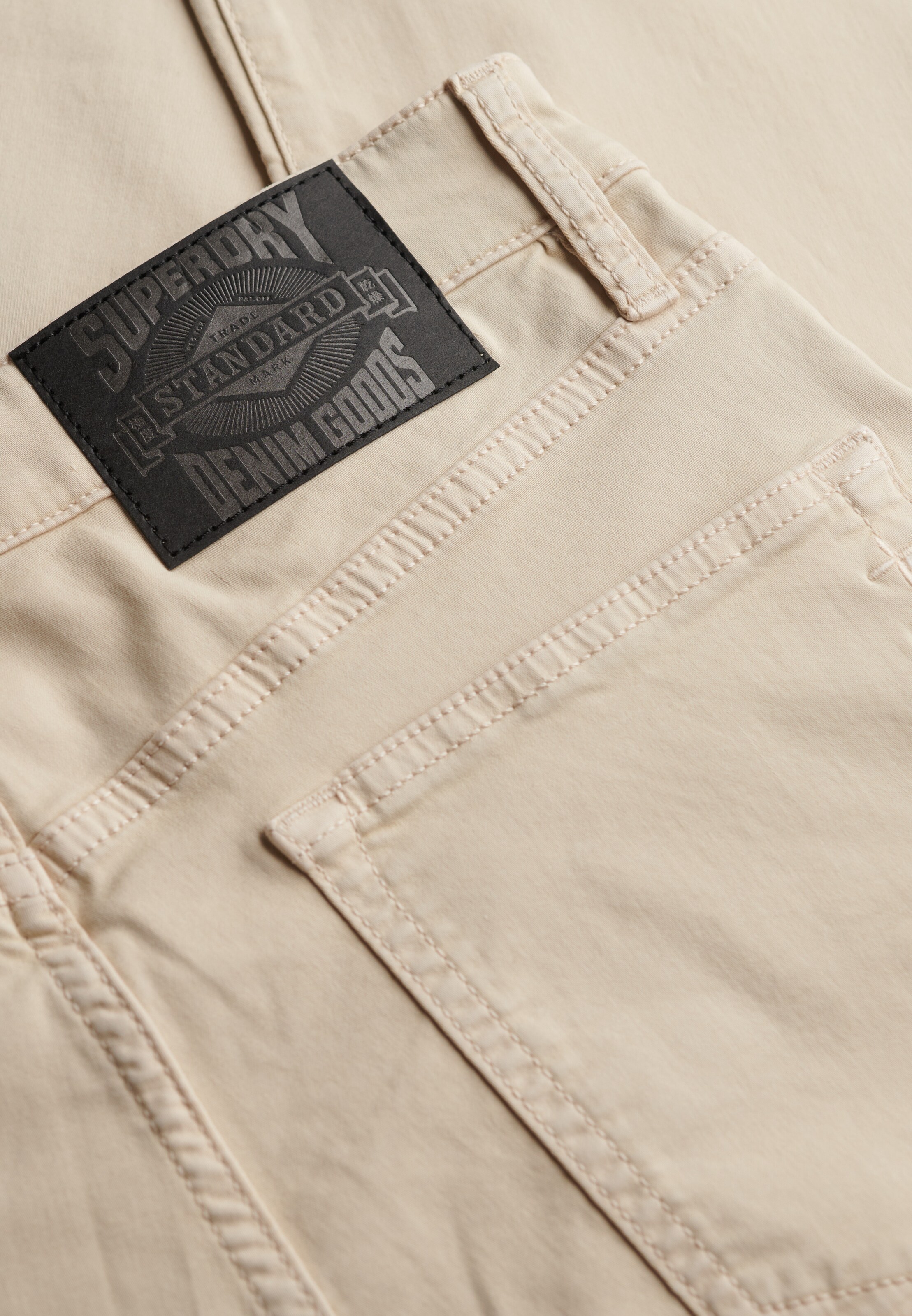 Coupe slim Pantalon Superdry & Co en marron