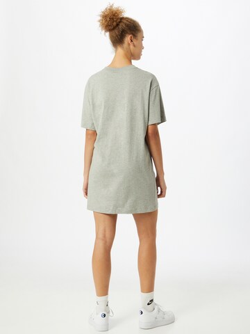 Nike Sportswear Kleid in Grau