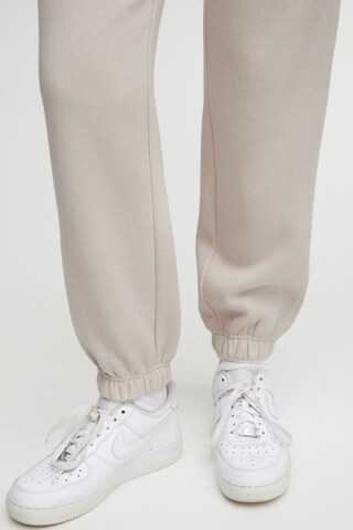 Oxmo Regular Pants 'Sandie' in Beige