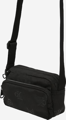 Calvin Klein Jeans Skuldertaske i sort: forside