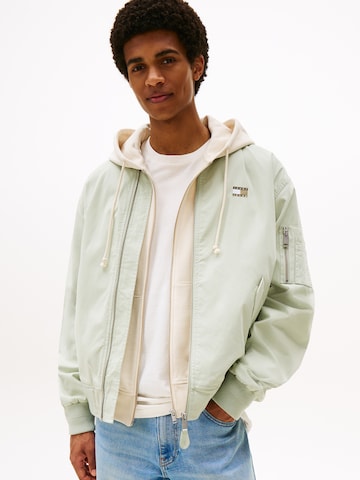Giacca di mezza stagione di Tommy Jeans in verde: frontale