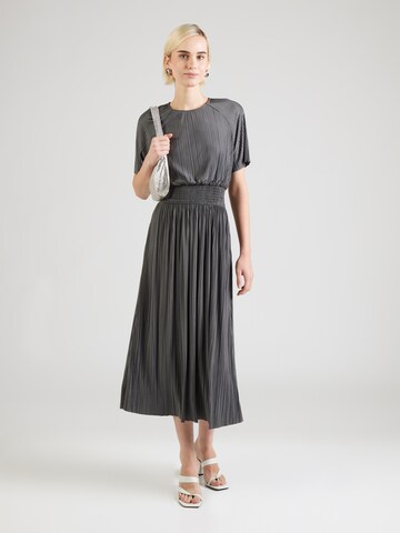 Robe 'Uma' Samsøe Samsøe en gris