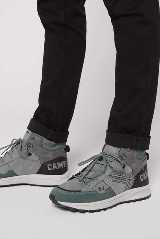 CAMP DAVID High Top Hiking Sneaker mit Logo Artworks in Blau: Vorderseite