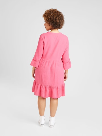 Robe 'Thyra' ONLY Carmakoma en rose