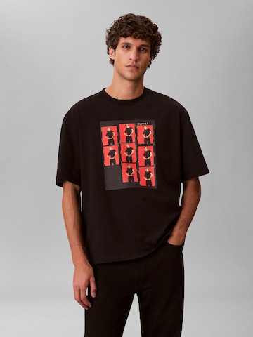 Calvin Klein Póló 'Outtakes' - fekete: elől