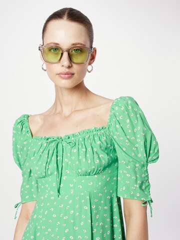 Robe d’été 'Adina' Forever New en vert