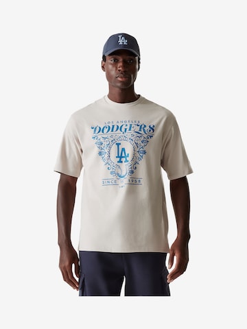 NEW ERA Футболка в Бежевый: спереди