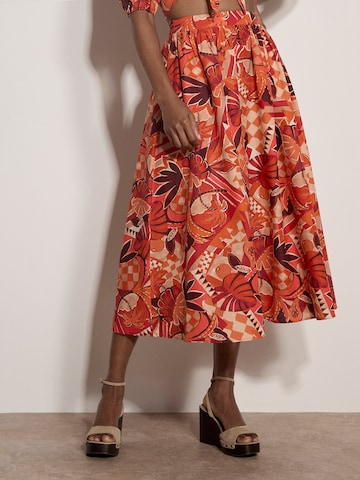 Apricot Tropical Leaf Patchwork Cotton Midi Skirt ' ' in Rot