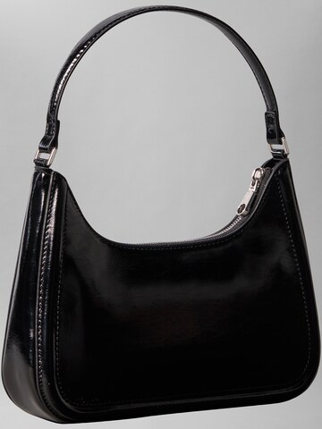 Calvin Klein Shoulder bag in Black: front
