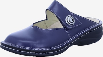 Finn Comfort Clogs 'CANARO' in Blau: Vorderseite