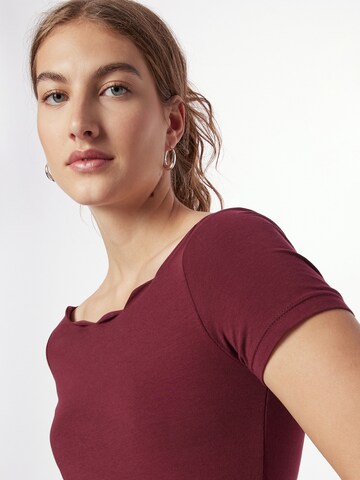 ABOUT YOU - Camisa 'Charlotta' em vermelho