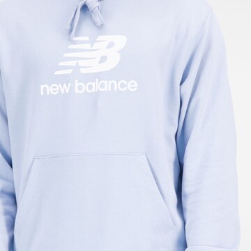 new balance Sweatshirt 'Essential' in Blau