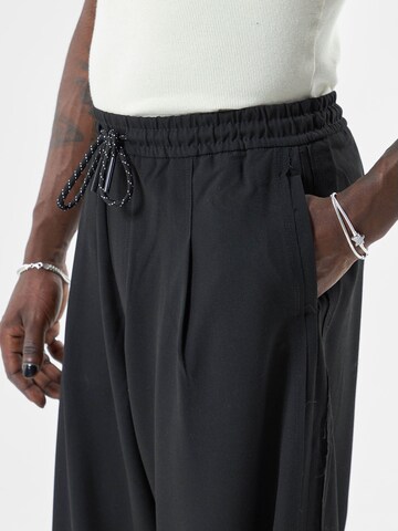 Wide Leg Pantalon à pince 'CLEVALEND' VAMOS CLO en noir