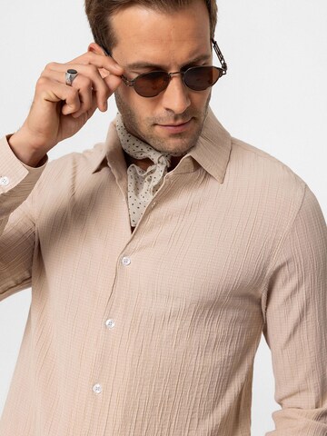 Coupe regular Chemise Antioch en beige