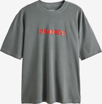 Next T-Shirt in Grau: Vorderseite