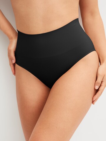 Slip modellante 'Seamless Shape' di CALIDA in nero