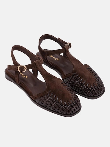 Limoya Sandals in Brown