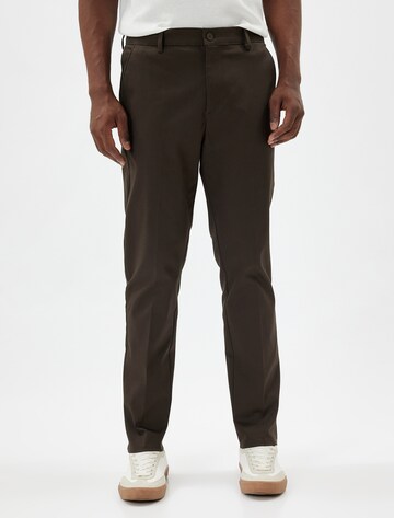 Koton Chino in Bruin: voorkant