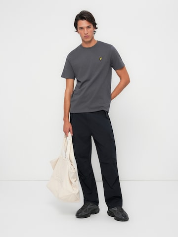 Lyle & Scott Футболка в Серый