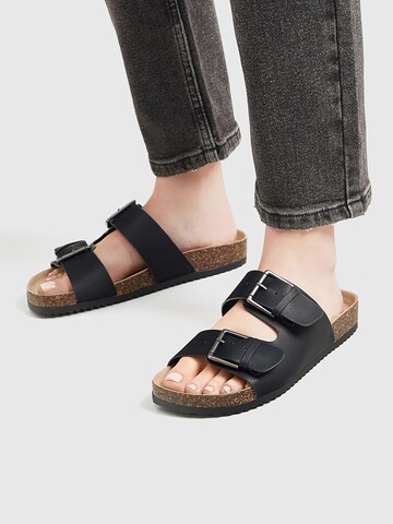 Pull&Bear Mules in Black