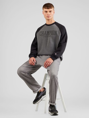 Felpa di Champion Authentic Athletic Apparel in grigio