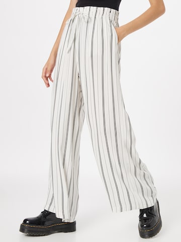 Wide Leg Pantalon 'Disa' Gina Tricot en blanc : devant