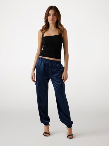 GUESS Tapered Hose 'New Marzia' in Blau