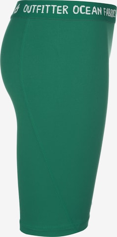 OUTFITTER Regular Athletic Pants in Green
