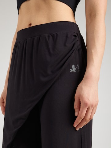 CURARE YogawearLoosefit Sportske hlače - crna boja