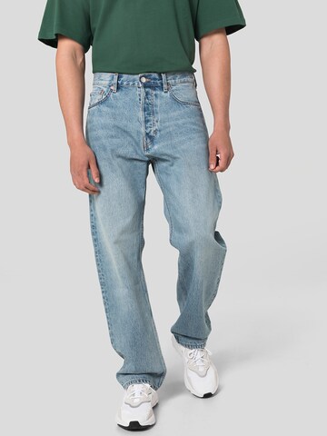 WEEKDAY Loosefit Jeans 'Space Seven' in Blauw: voorkant