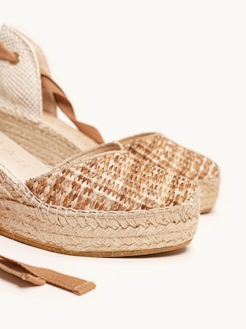 Alhamas Sandaal 'Alpargata Cuña 8 cm' in Beige
