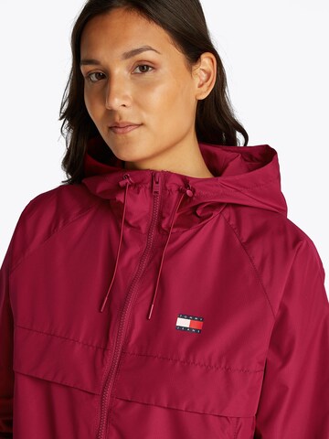 Tommy Jeans Between-season jacket 'ESSENTIAL' in Red