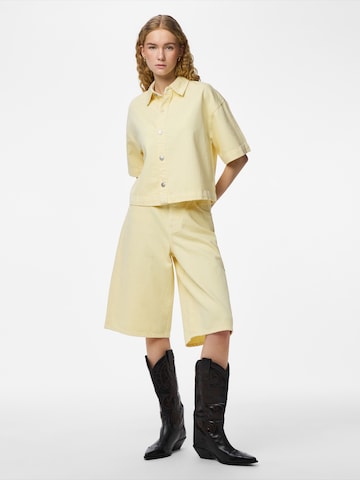Bluză 'PCSKY' de la PIECES pe galben