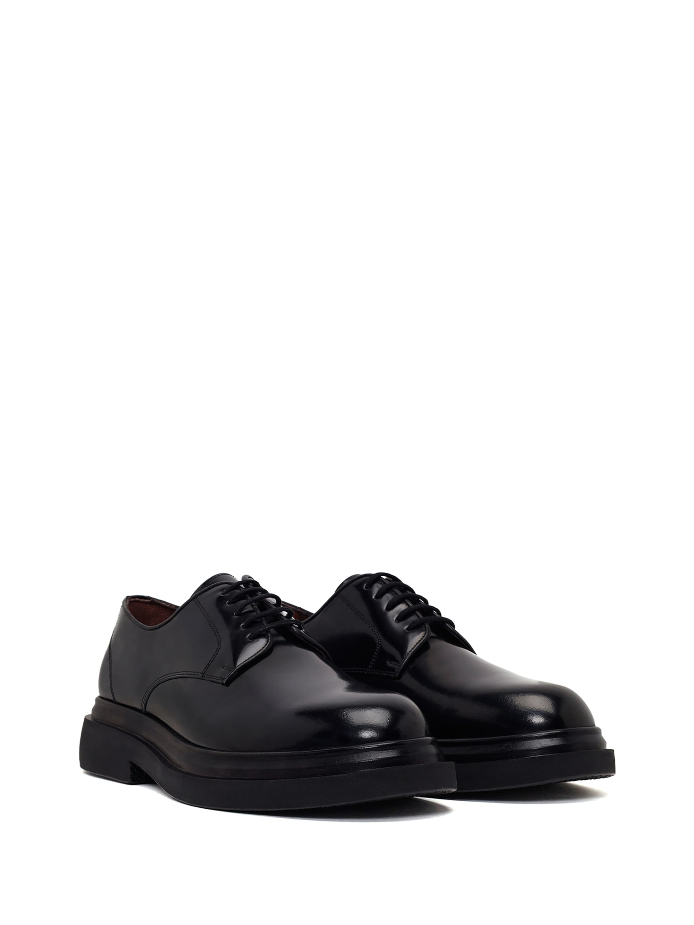 Scarpa stringata di Derimod in nero