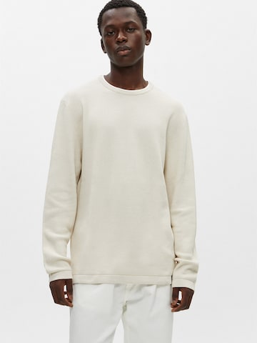 Pull&Bear Sweater in White: front