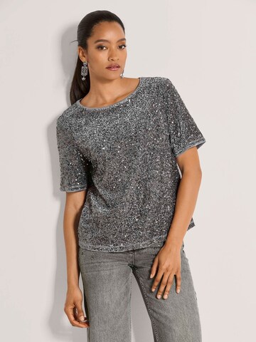 MADELEINE Shirt in Grau: Vorderseite