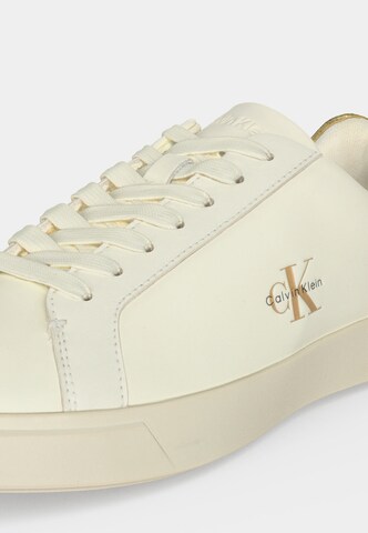 Baskets basses Calvin Klein en blanc : devant