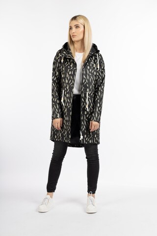 Schmuddelwedda Between-Seasons Coat in Black