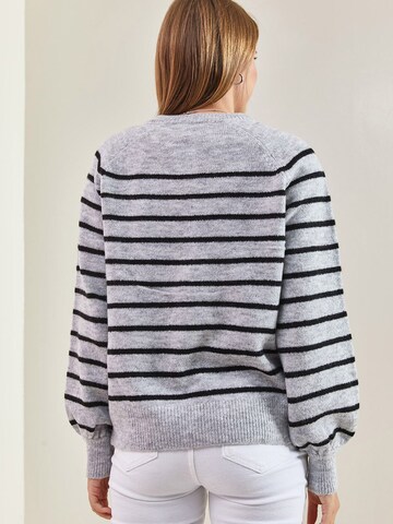Bianco Lucci Sweater in Grey