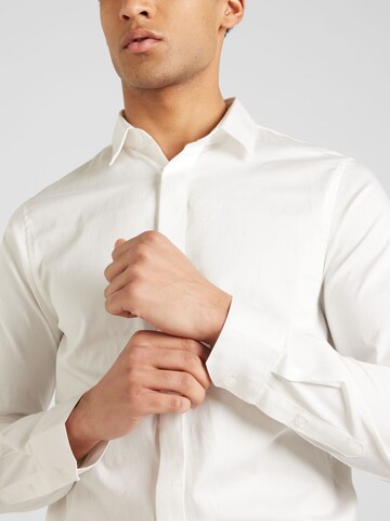 Coupe regular Chemise '8NZCBD ZN10Z' ARMANI EXCHANGE en blanc