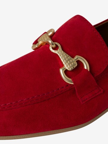 Chaussure basse TAMARIS en rouge