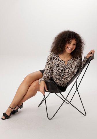 Aniston Shirt in Brown